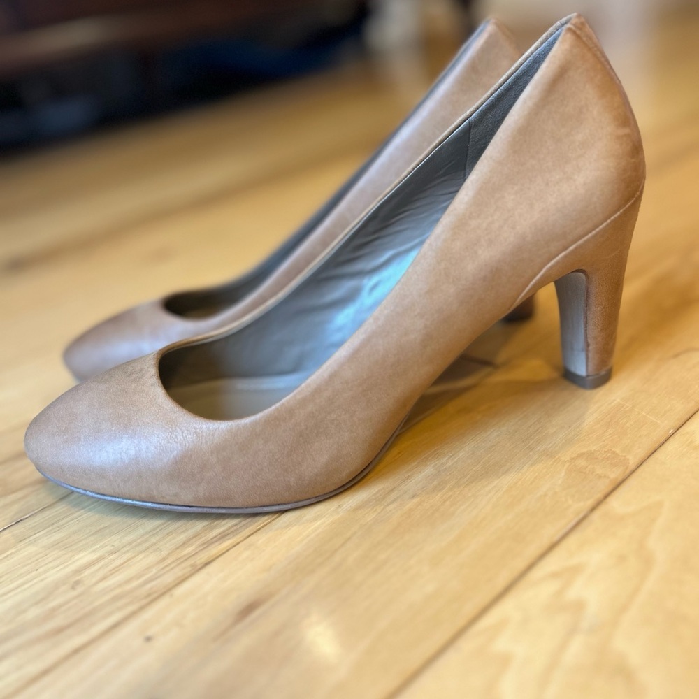 NWOT Ecco Women’s Tan Heels Shoes - Picture 3 of 14